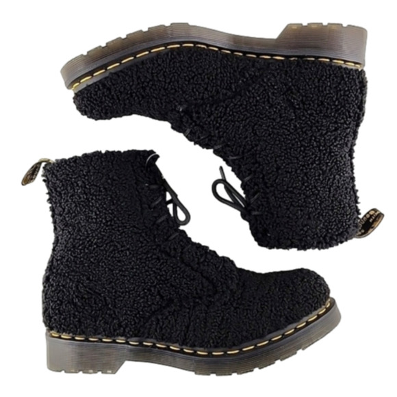 Dr. Martens Women's Pascal Air Wair Waterproof Lace Up Boots Faux Shearling Sz 9 - Picture 1 of 15